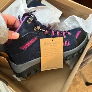 Bearpaw sz 7 hiking boot